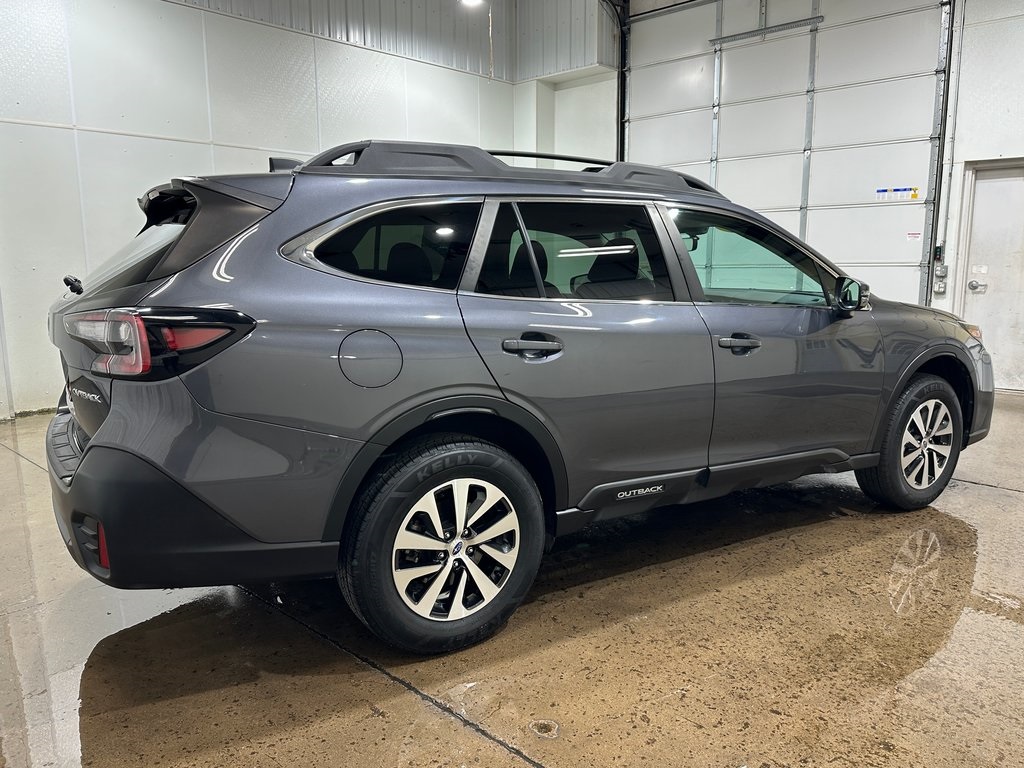 2020 Subaru Outback Premium photo 3