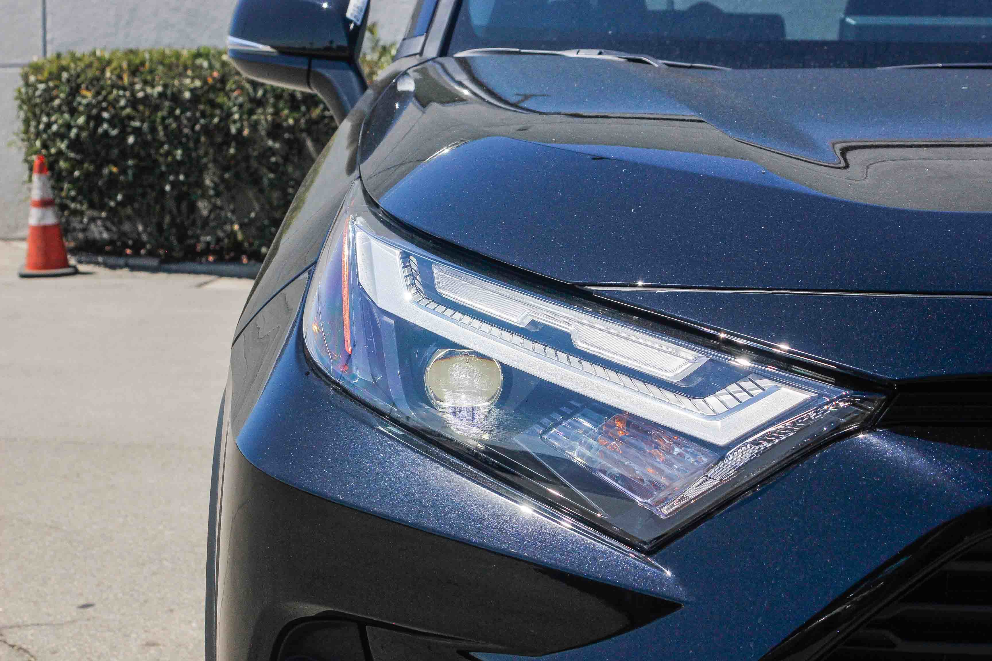 2025 Toyota RAV4 XLE Premium photo 4
