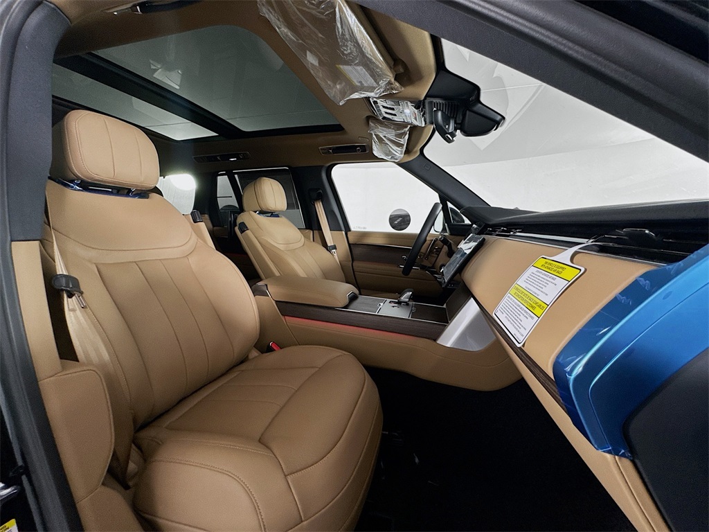 2025 Land Rover Range Rover SE photo 23
