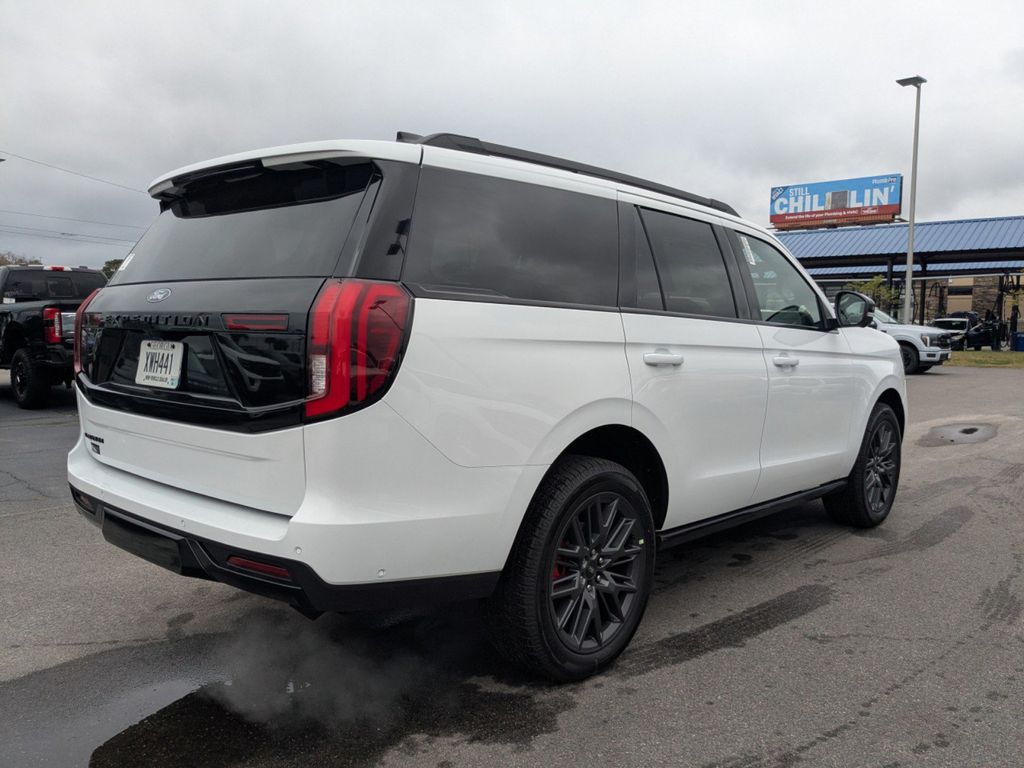 2025 Ford Expedition Platinum photo 2