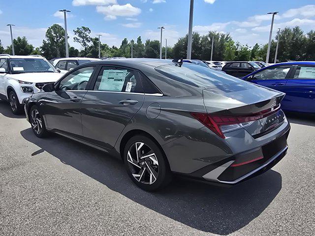 2025 Hyundai Elantra Limited photo 6