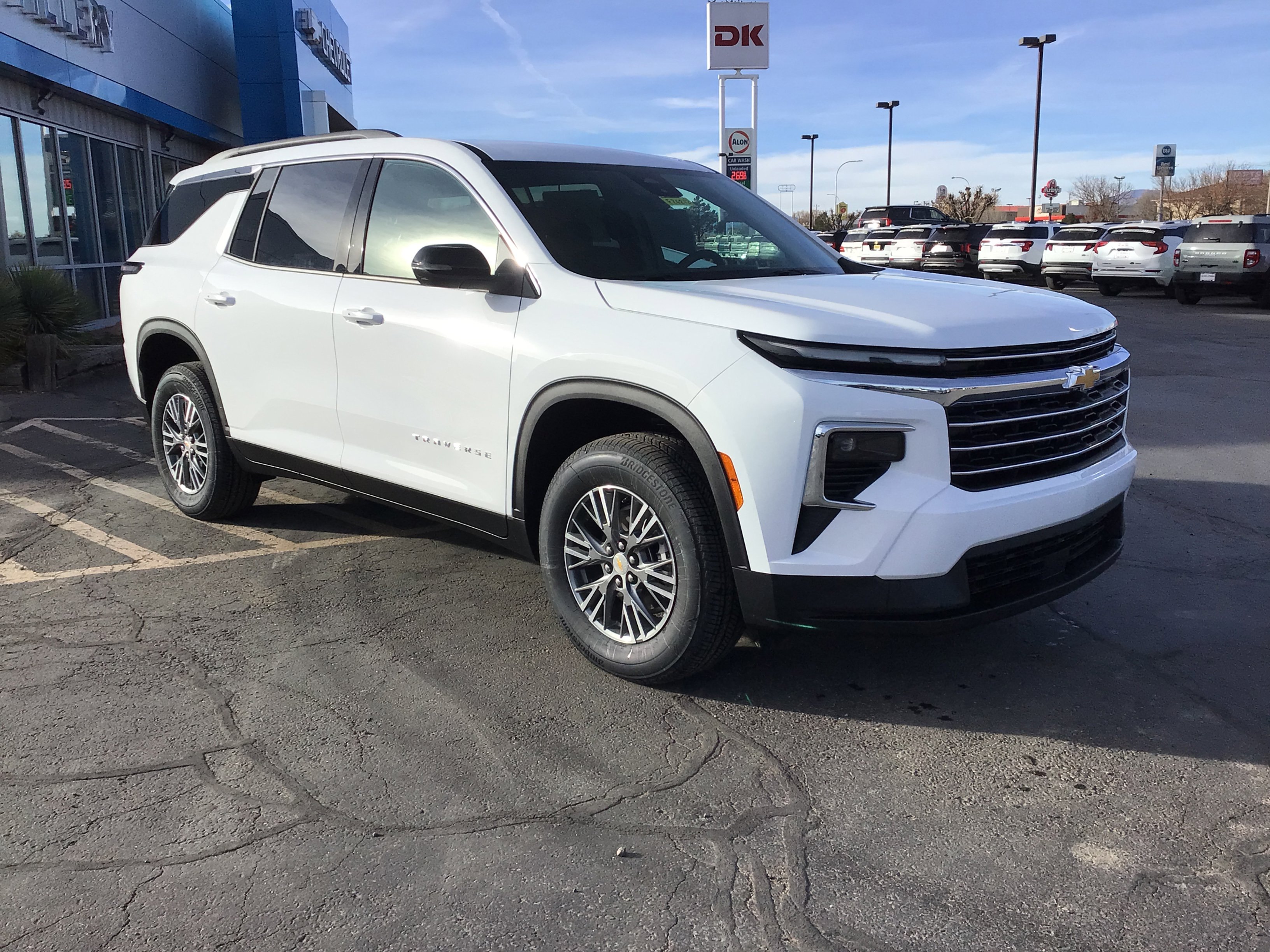 2026 Chevrolet Traverse LT's photo