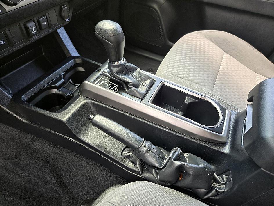 2021 Toyota Tacoma SR5 photo 15