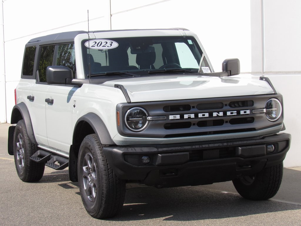 2023 Ford Bronco Big Bend photo 2