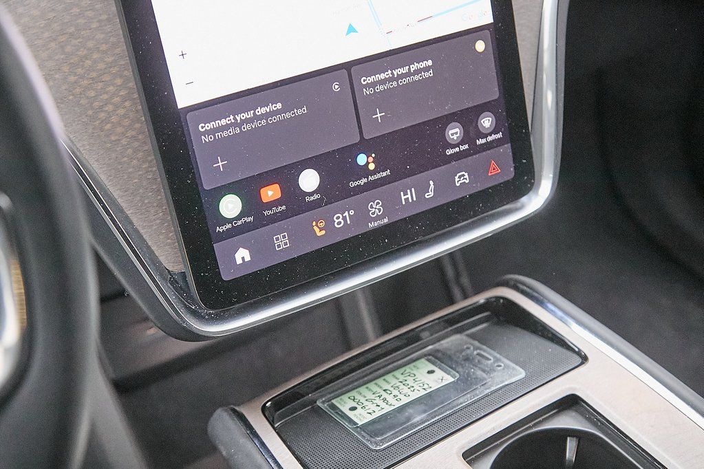 2025 VOLVO EX90 - Image 16