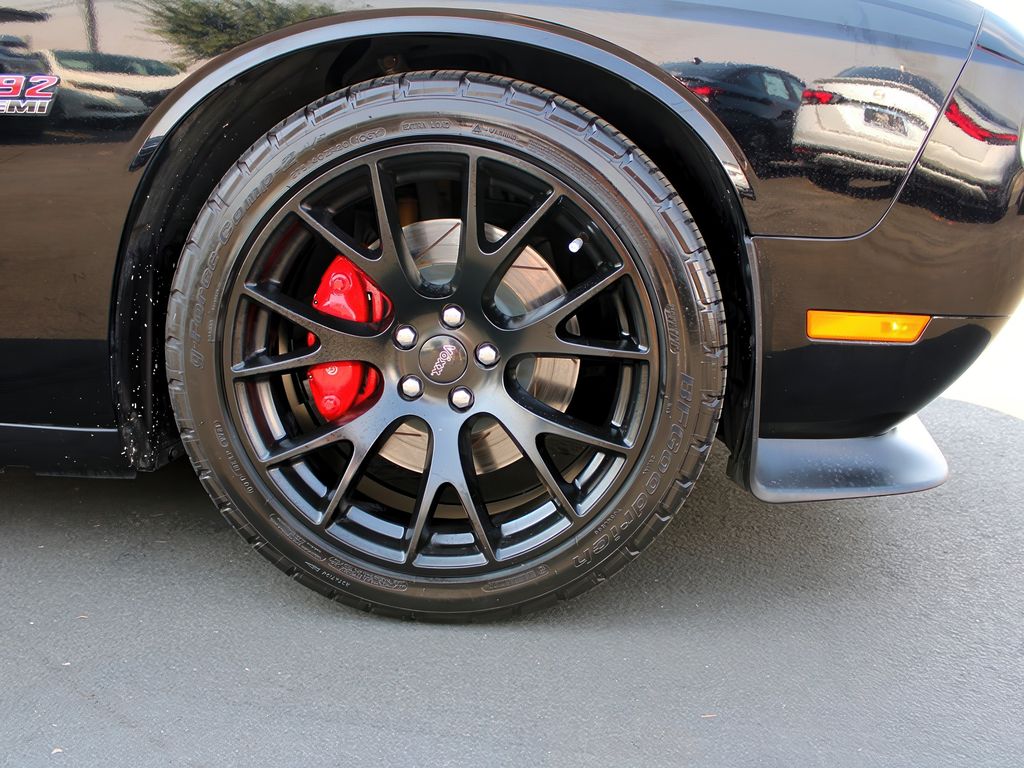 2013 Dodge Challenger SRT8 photo 25