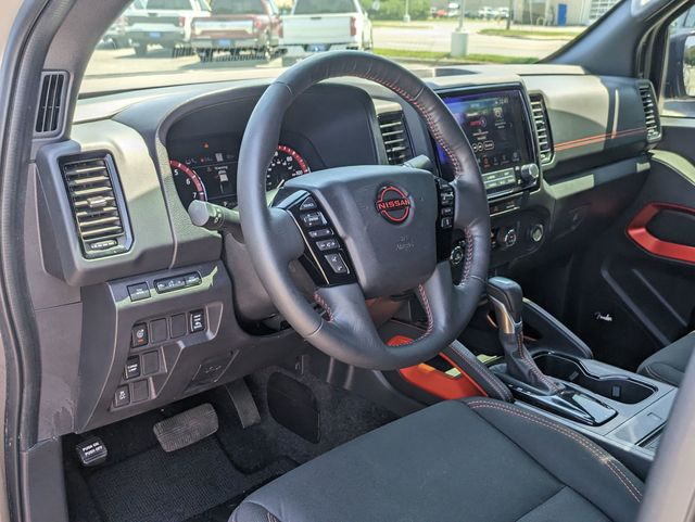 2023 Nissan Frontier PRO-X photo 11