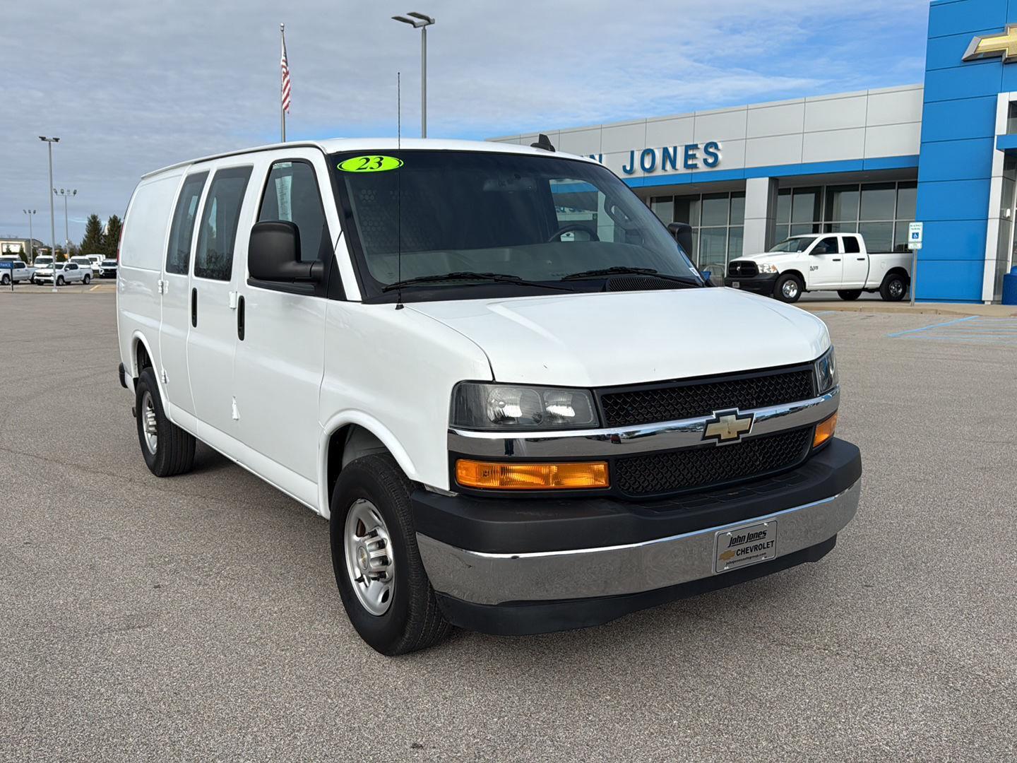 2023 Chevrolet Express Cargo Van 2500 photo 3
