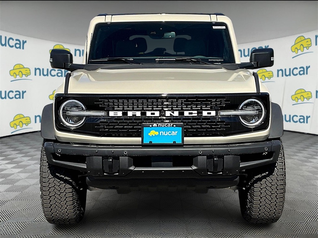 2025 Ford Bronco Badlands photo 2