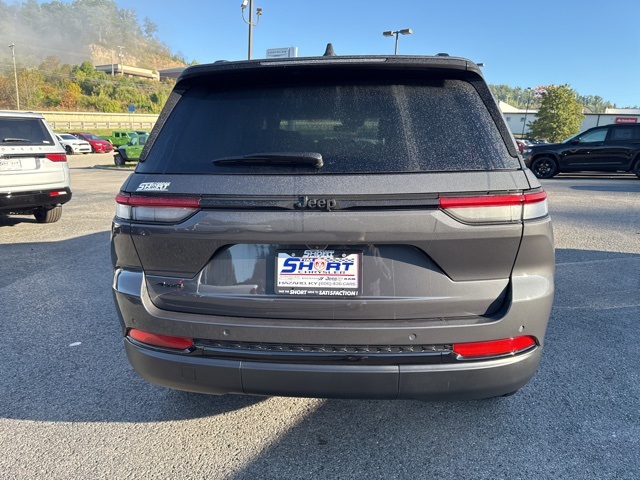 2025 Jeep Grand Cherokee Altitude X photo 2
