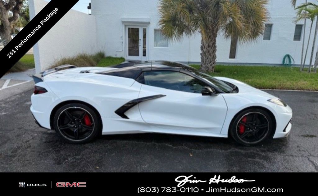 2022 Chevrolet Corvette Stingray 2LT photo 2