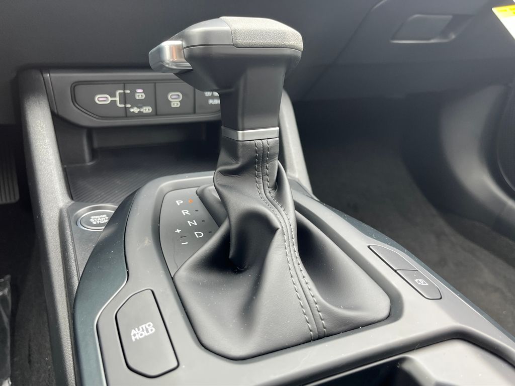 2025 Kia K4 LXS photo 26