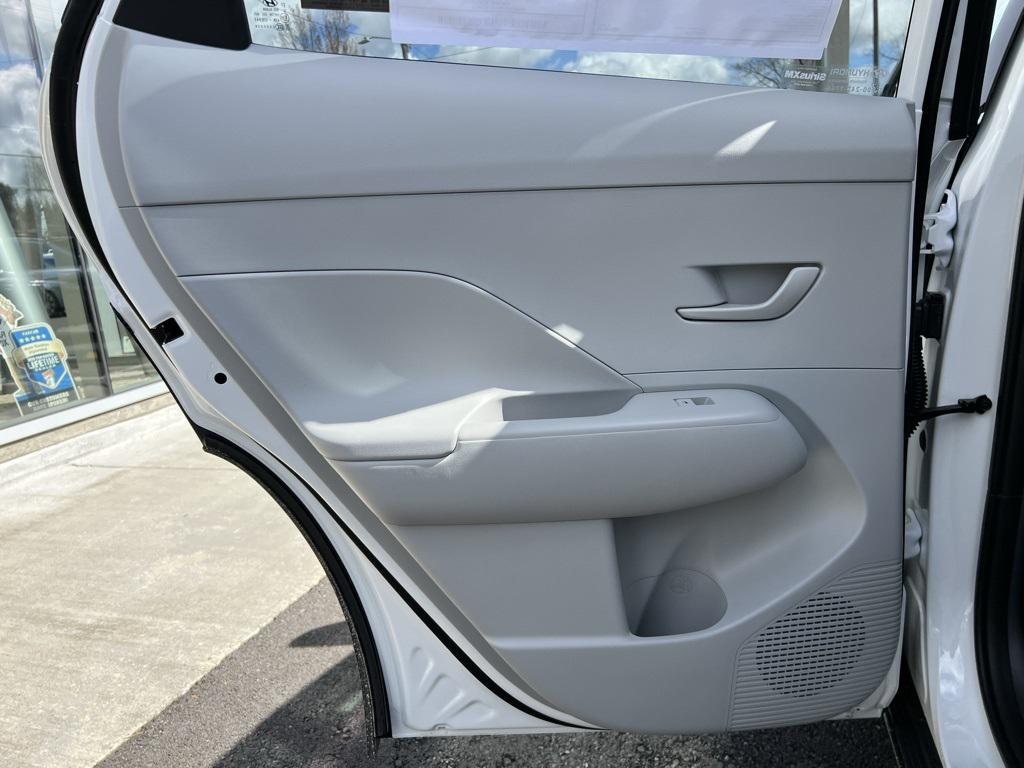 2025 Hyundai Kona SEL photo 25