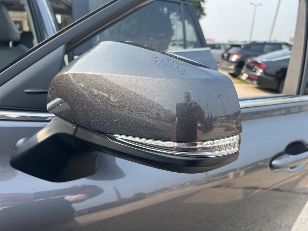 2022 Toyota Highlander XLE photo 32