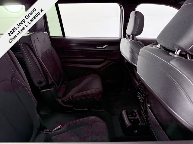 2025 Jeep Grand Cherokee Laredo X photo 24