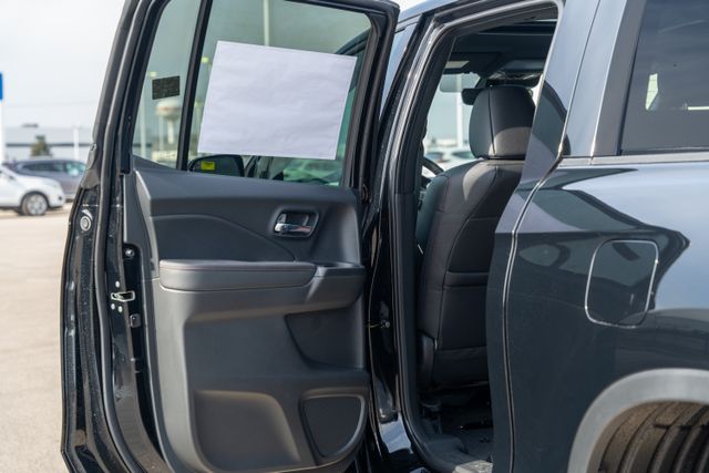 2025 Honda Ridgeline Black Edition photo 14