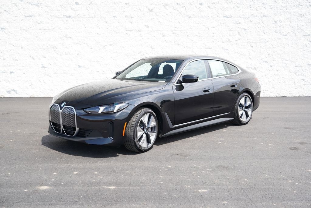 2025 BMW i4 40's photo