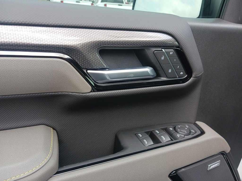2025 Chevrolet Silverado 1500 ZR2 photo 10