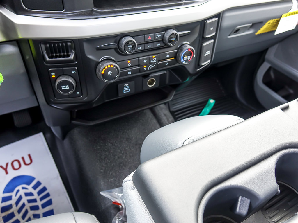 2025 FORD F-350 - Image 18
