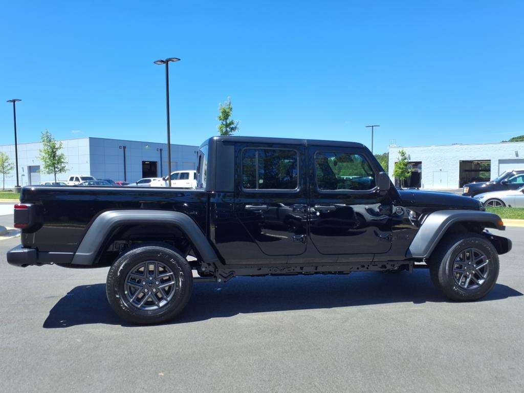 2025 Jeep Gladiator Sport S photo 18