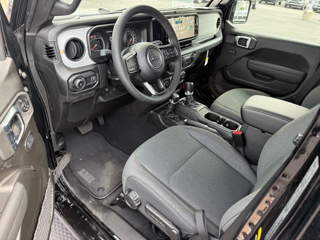 2025 Jeep Wrangler Sport S photo 4