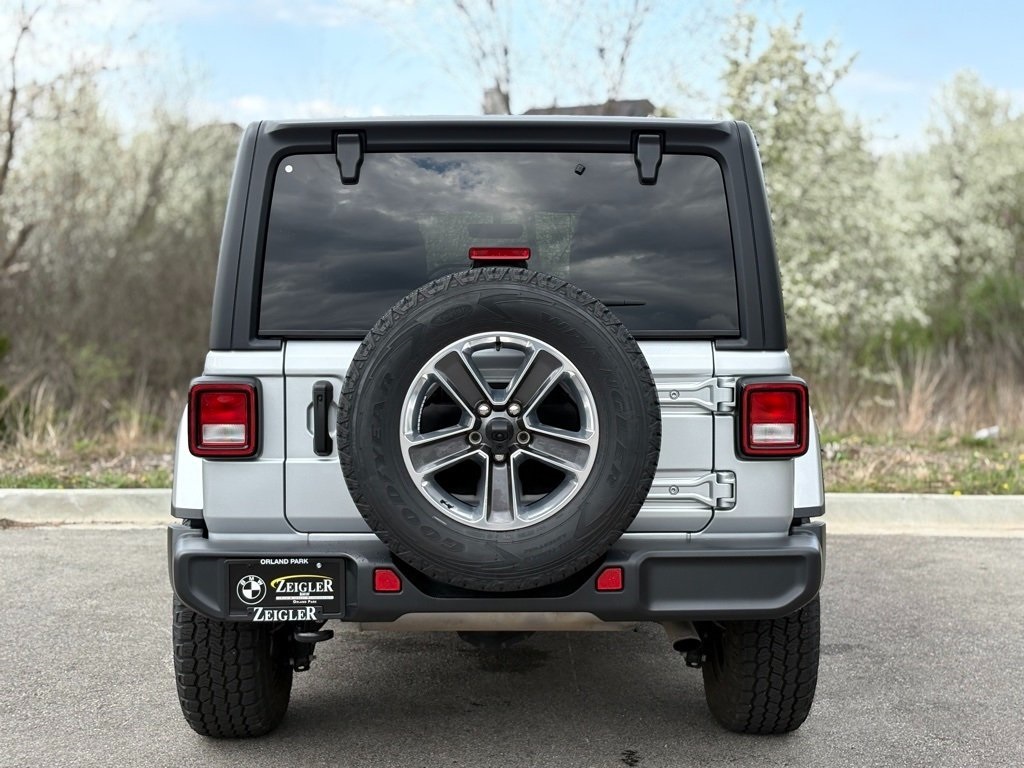 2022 Jeep Wrangler Unlimited Sahara photo 5