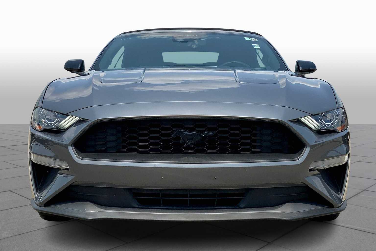 2021 Ford Mustang EcoBoost photo 3