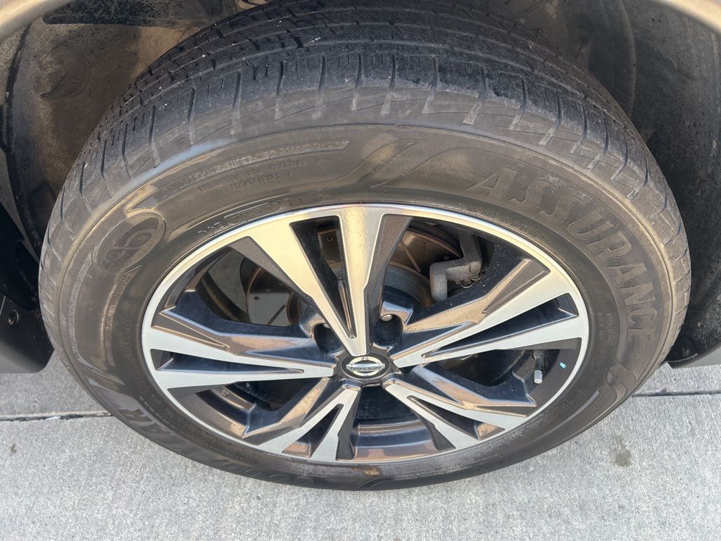 2018 Nissan Rogue SL photo 23