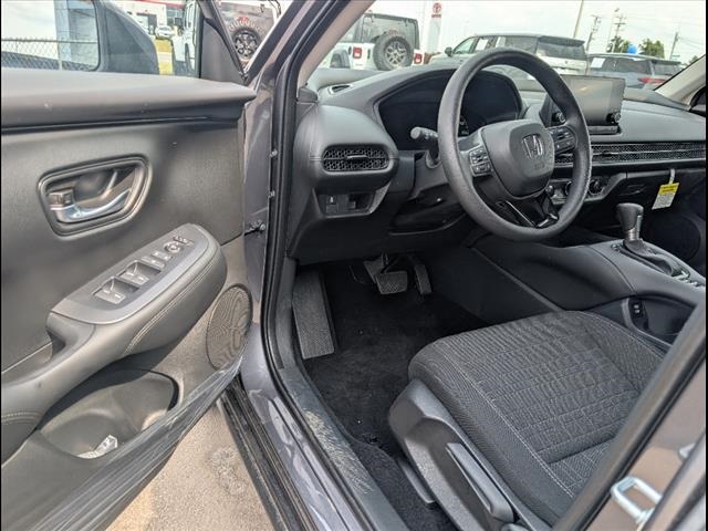 2025 Honda HR-V LX photo 5