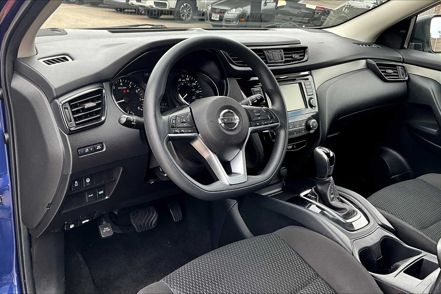 2020 Nissan Rogue Sport S photo 12