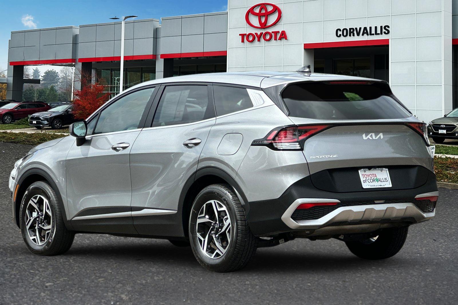 2024 Kia Sportage LX photo 4