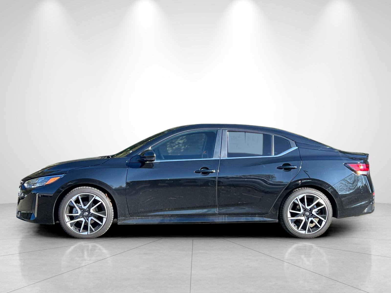 2024 Nissan Sentra SR photo 2