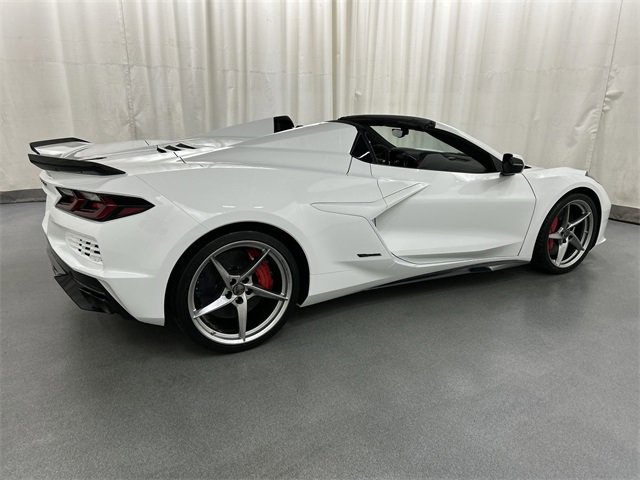 2025 Chevrolet Corvette E-Ray 2LZ photo 4