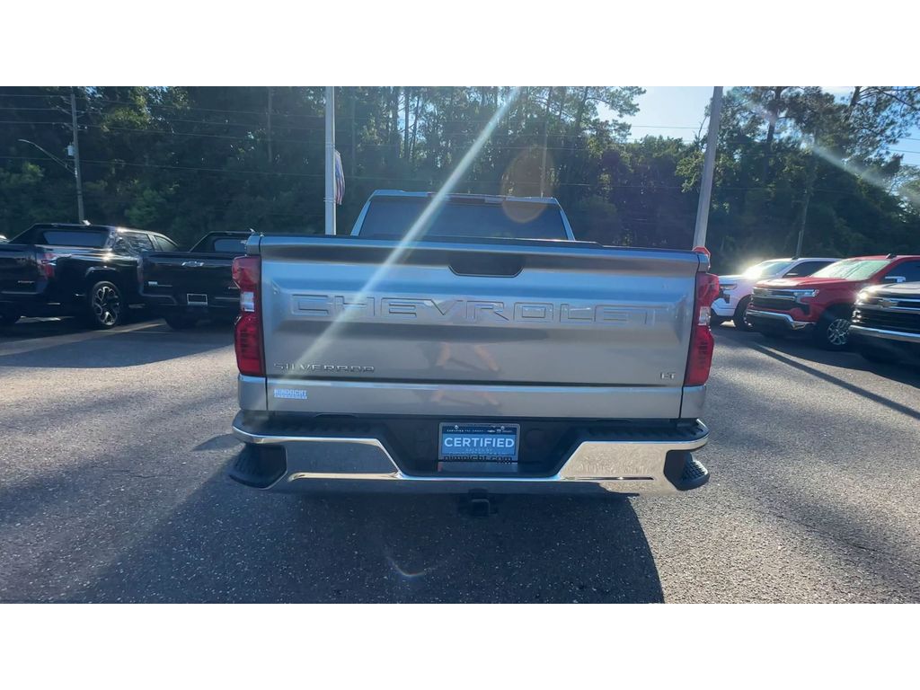 2025 Chevrolet Silverado 1500 LT photo 3