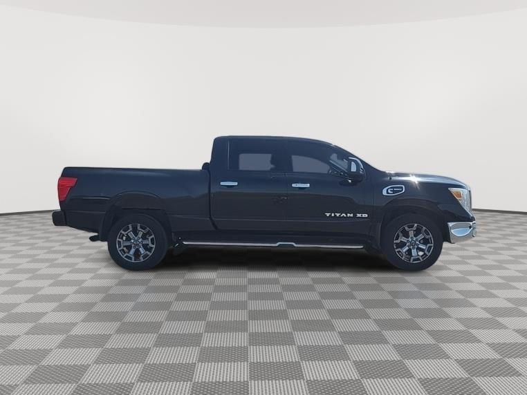 2017 Nissan Titan SV photo 6