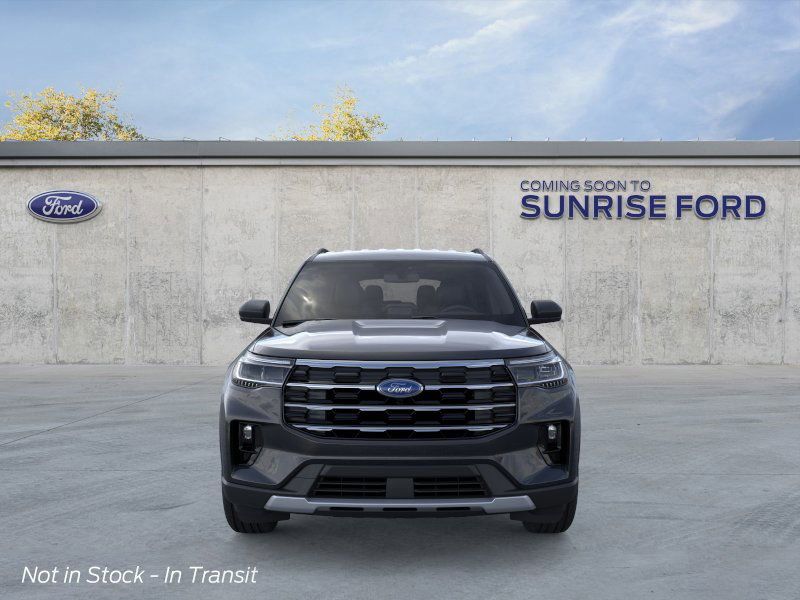 2025 Ford Explorer photo 2