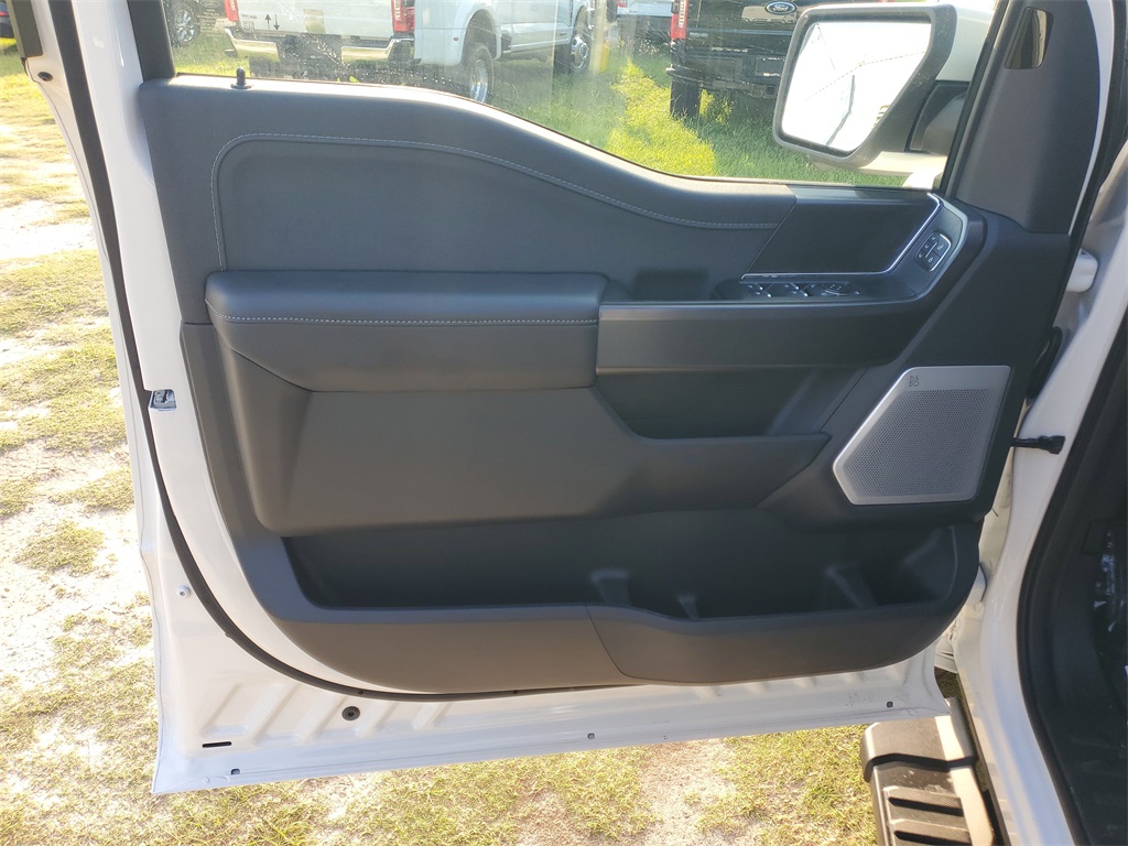2025 Ford F-150 Lariat photo 5