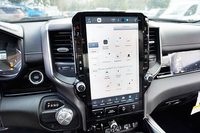 New 2026 Diamond Black Crystal Pearl-Coat Exterior Paint RAM Laramie image 32