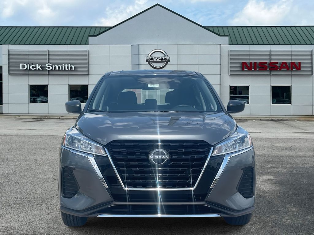 2025 Nissan Kicks Play S photo 2