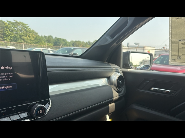 2025 Chevrolet Colorado Work Truck LT photo 17