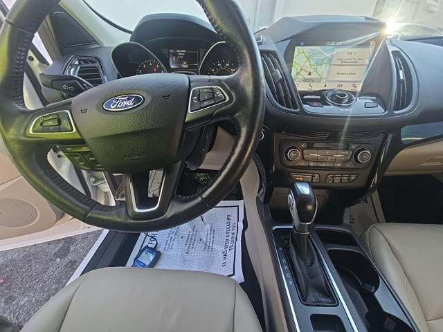 2019 Ford Escape Titanium photo 4