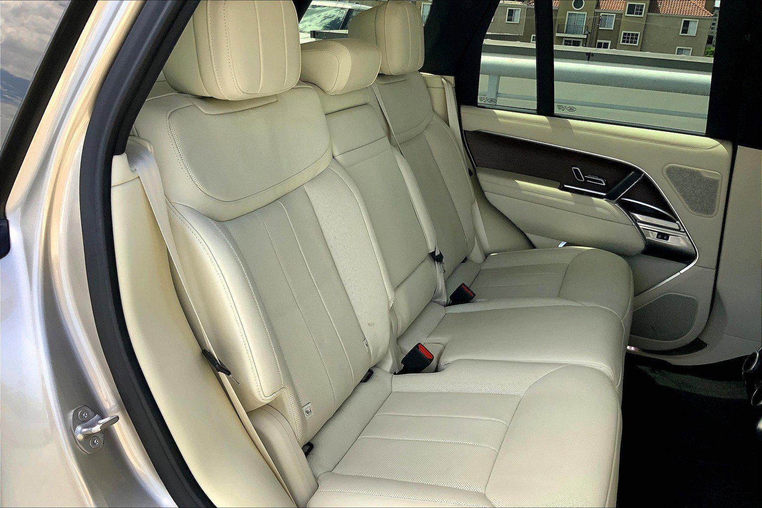 2022 Land Rover Range Rover SE photo 21