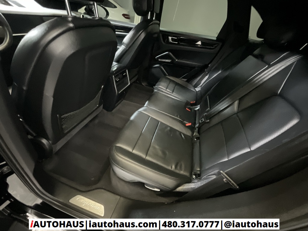 2019 Porsche Cayenne Base photo 11