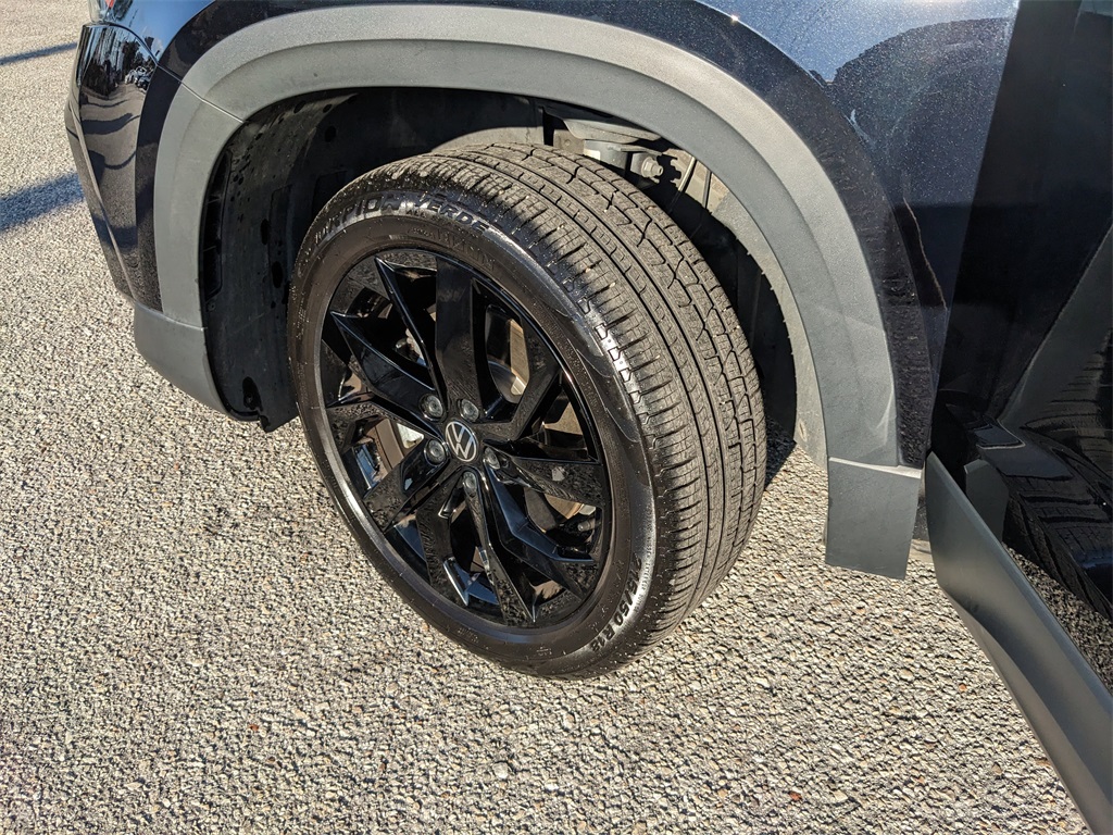 2024 Volkswagen Taos SE photo 33