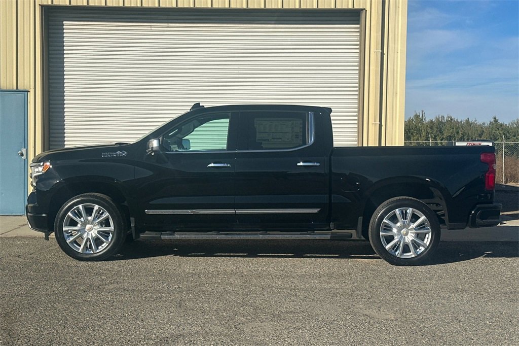 2024 Chevrolet Silverado 1500 High Country photo 3
