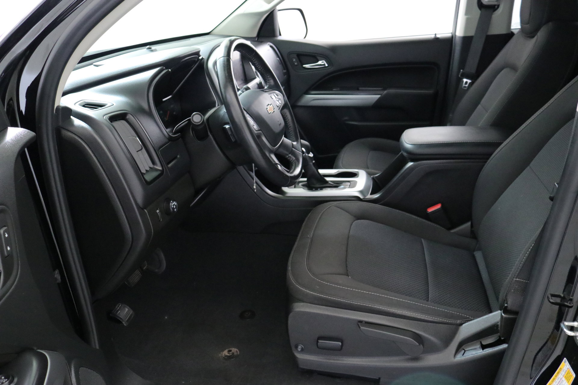 2022 Chevrolet Colorado LT photo 24