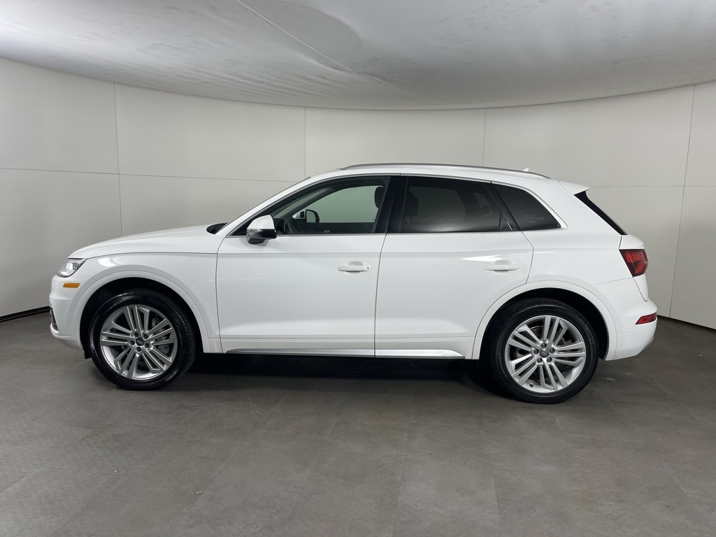2020 Audi Q5 45 Premium Plus photo 2