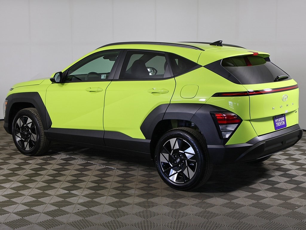 2025 Hyundai Kona SEL photo 4