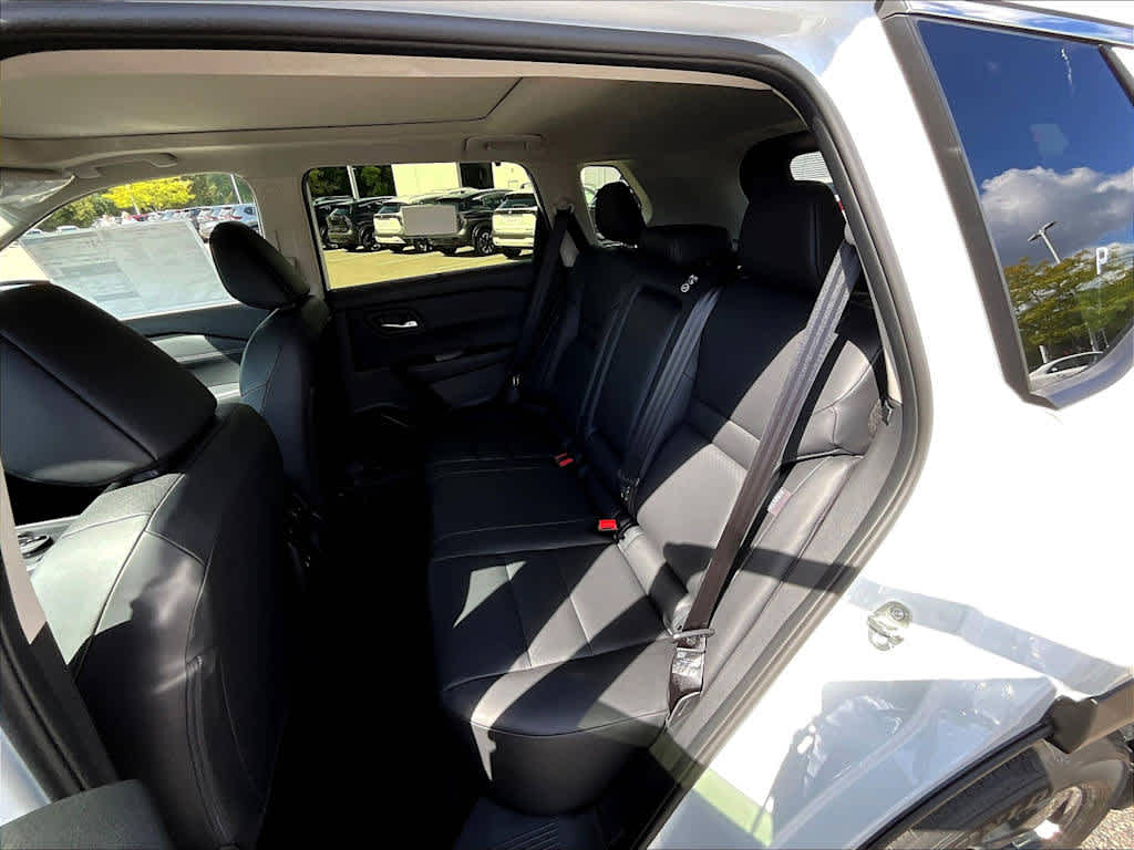 2026 Nissan Rogue SV photo 13