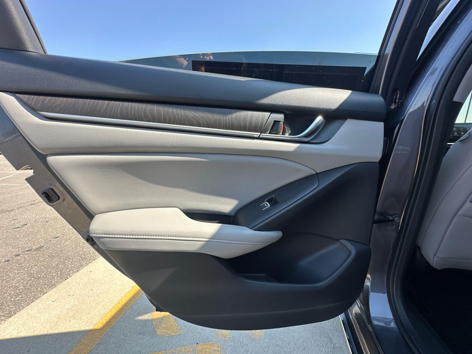 2018 Honda Accord EX-L 1.5T photo 22